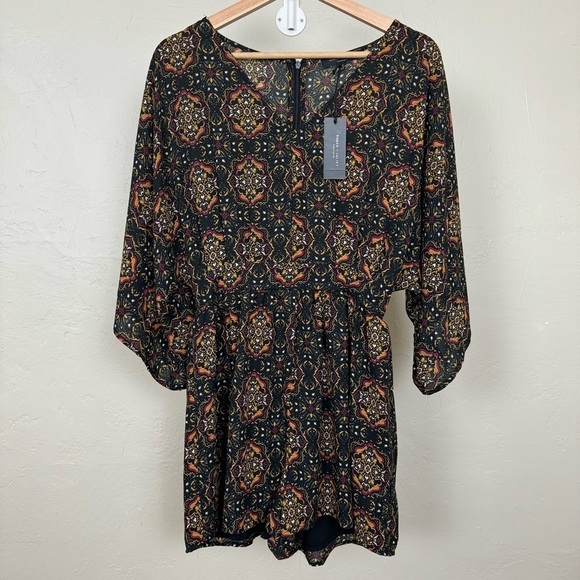 Romeo + Juliet Couture Romper - Picture 1 of 5